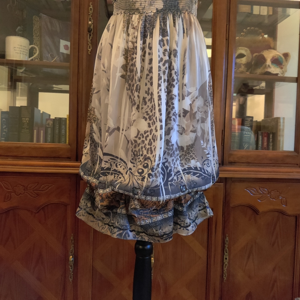 NWOT Gorgeous Summer Dress - Picture 6 of 6